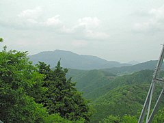 粟賀山を望む