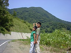 قǋR