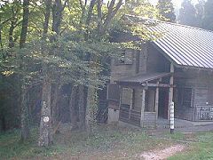 来日岳山の家